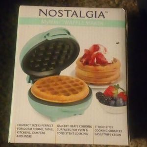Mini waffle maker and mini Lava & Bundt cake